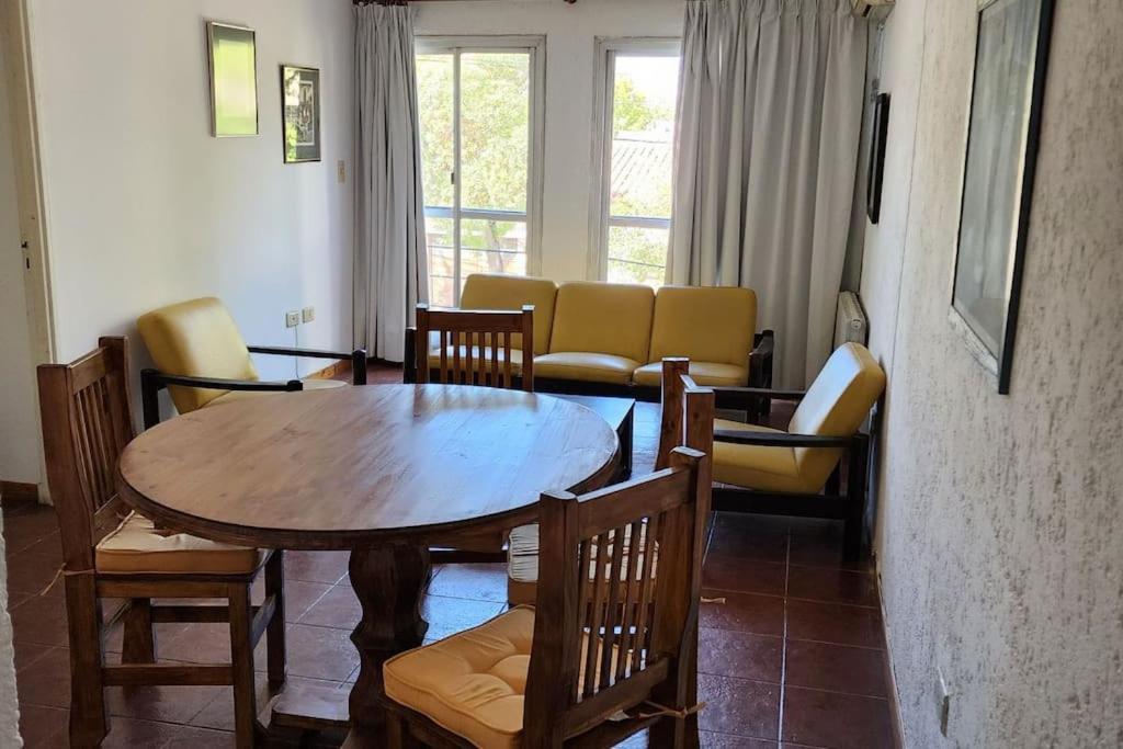 Cerca De Todo Amplio Apartamento *